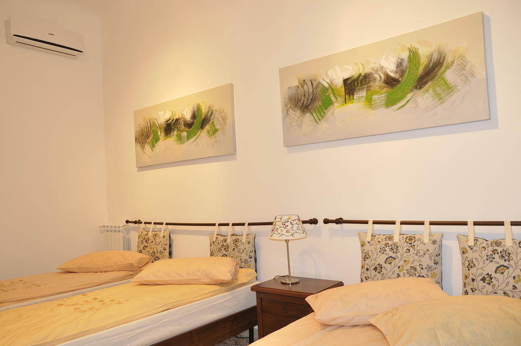 Appartamento Conte Vittorio Rome Exterior photo